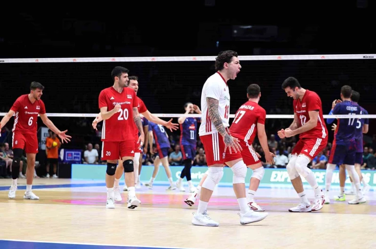A Milli Erkek Voleybol Takımı, Fransa’yı 3-0 mağlup etti