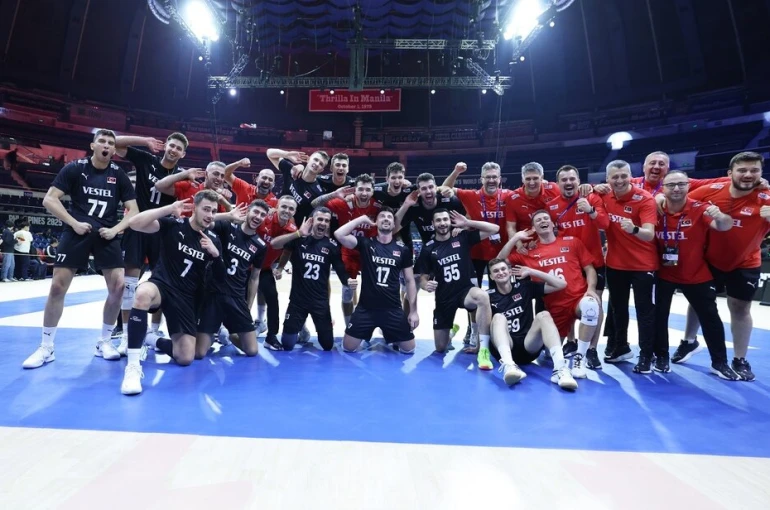 A Milli Erkek Voleybol takımı, namağlup son 16 turuna yükseldi