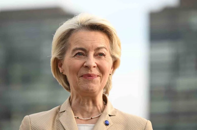 AB Komisyonu Başkanı Ursula von der Leyen: "Hava sahamıza izinsiz giren savaş uçağını düşürme seçeneği masada"