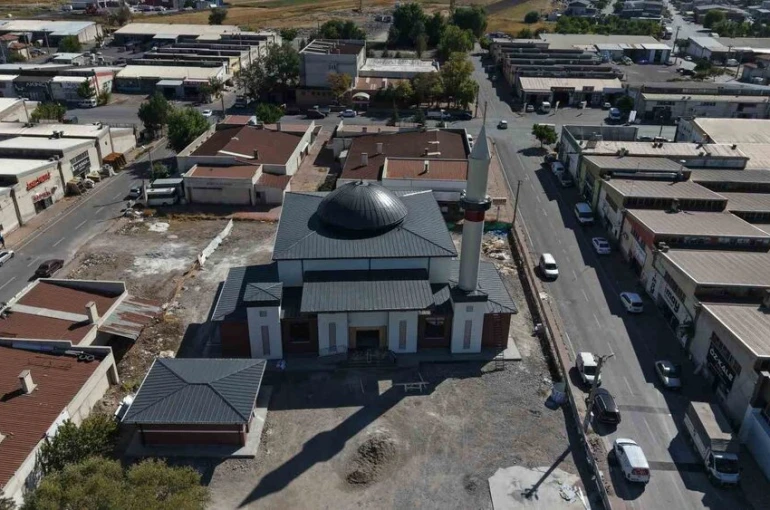 Abbar mahallesindeki cami inşaatında sona yaklaşıldı