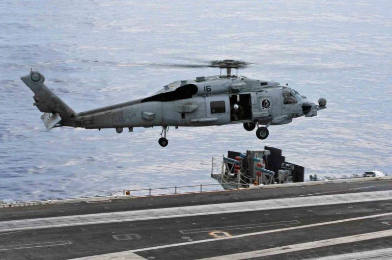 ABD ordusuna ait helikopter Umman Denizi’ne acil iniş yaptı: 1 kişi kayıp