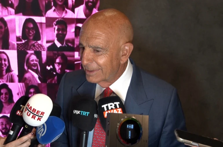 ABD’nin Türkiye Cumhuriyeti Büyükelçisi ve Suriye Özel Temsilcisi Barrack: "Suriye, yeni diplomasinin, olay odaklı diplomasinin en büyük örneklerinden biri oldu"