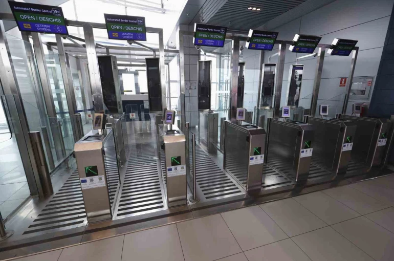 AB’nin Giriş-Çıkış Sistemi Schengen bölgesinin tamamında uygulamaya girdi