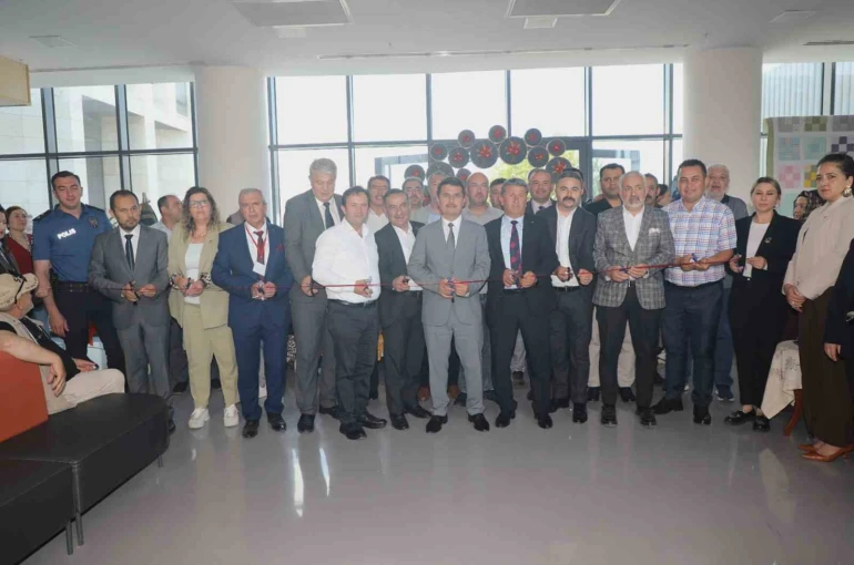 Acıpayam’da halk eğitim kursiyerleri yıl boyunca ürettiklerini sergiledi