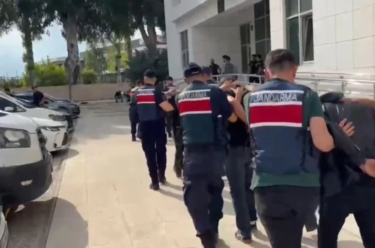 Adana ve Konya'da 13 bin 633 litre kaçak alkol ele geçirildi