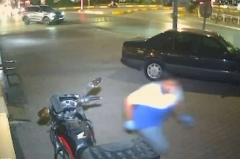 Adana’da 16 yaşındaki şüpheli pastaneye el bombası atmıştı: O anların görüntüsü çıktı