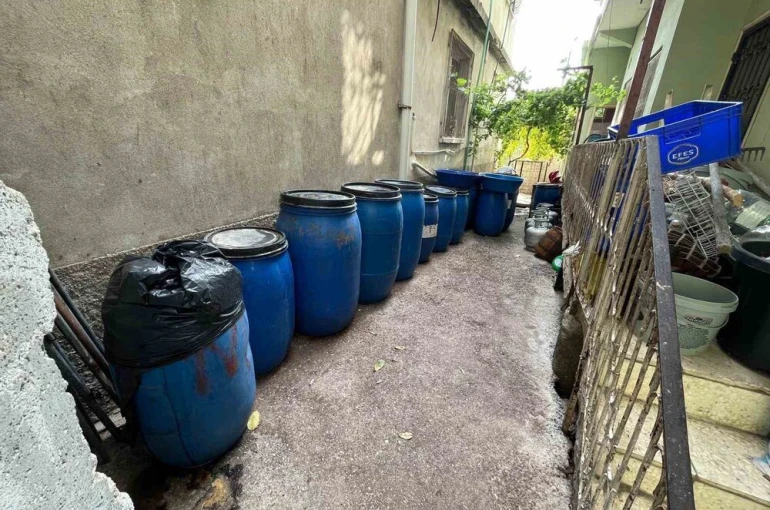 Adana’da 3 bin 650 litre sahte içki ele geçirildi: 4 gözaltı