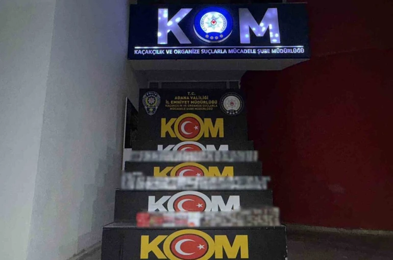 Adana’da 4 bin paket kaçak sigara ele geçirildi: 3 tutuklama