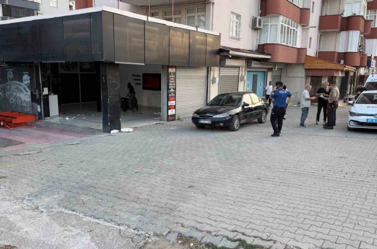 Adana’da alacak verecek kavgası kanlı bitti: Baba ve oğlu öldü, anne yaralı 