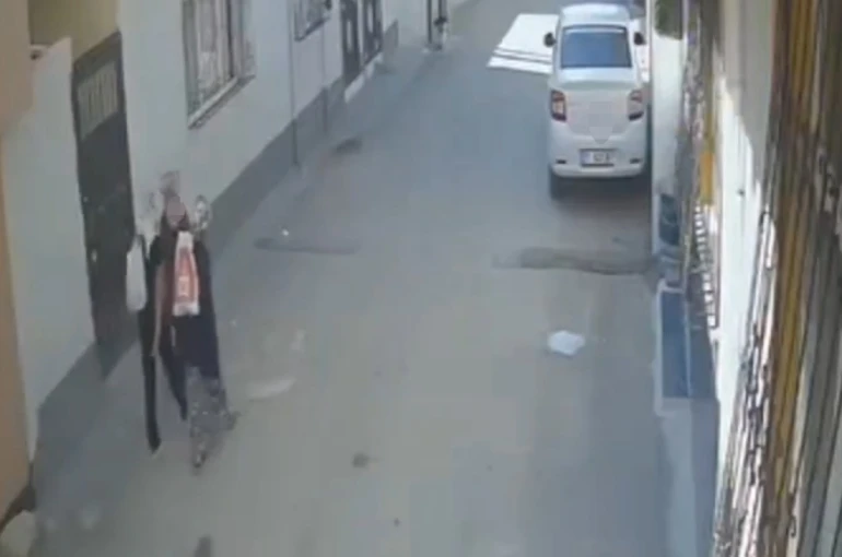 Adana’da kadın hırsızlar girdikleri evden pirinç, bulgur, makarna ve elektrikli ocak çaldı