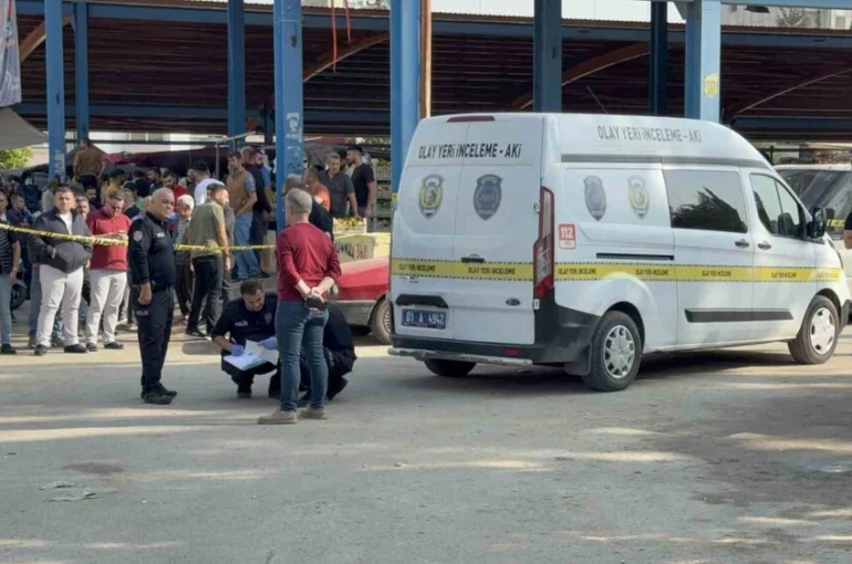 Adana’da semt pazarını kana buladılar: 2 ölü, 5 yaralı