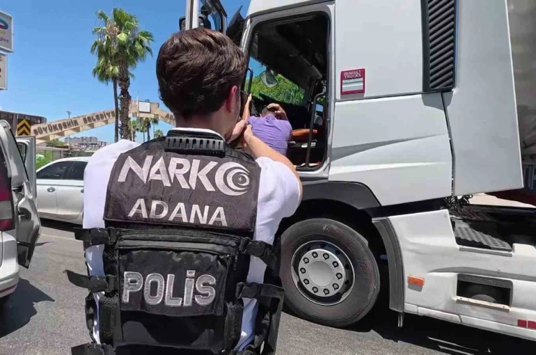 Adana’da tırda 1 milyon 800 bin uyuşturucu hap ele geçirildi