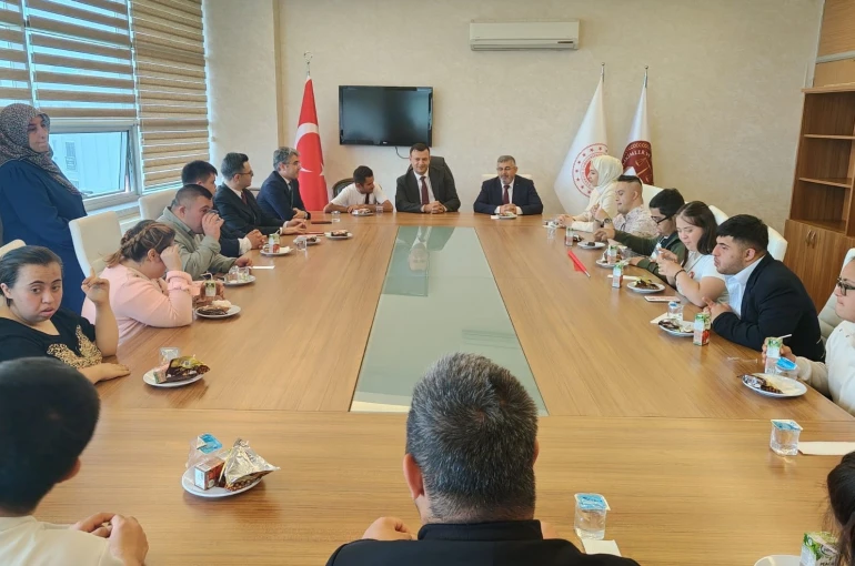 Adıyaman Adliyesi’nde down sendromlu çocuklardan "sevgi davası"