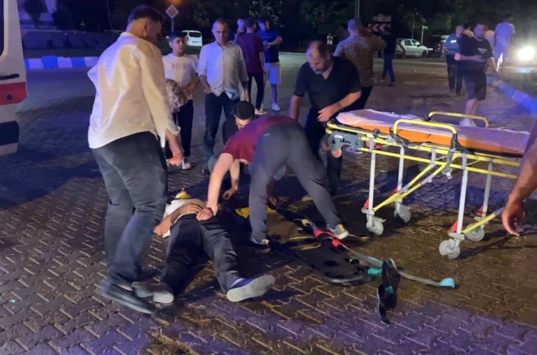 Adıyaman’da iki otomobilin çarpıştığı kazada 3 kişi yaralandı