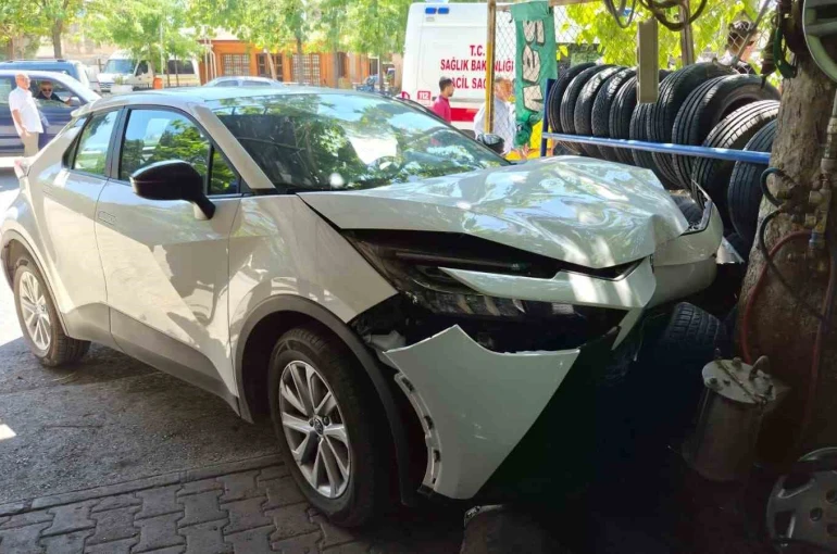 Adıyaman’da otomobilin çarptığı yaya yaralandı