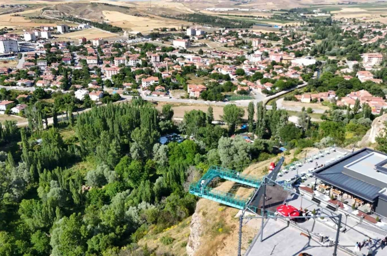 Adrenalin ve doğa tutkunlarının adresi Bünyan Cam Teras