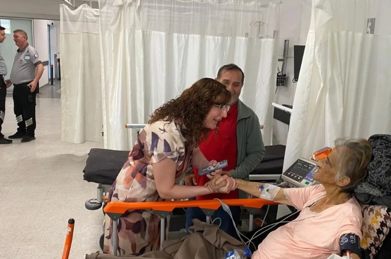 ADÜ Hastanesi Başhekimi Uysal hastalar ve hastane çalışanları ile bayramlaştı