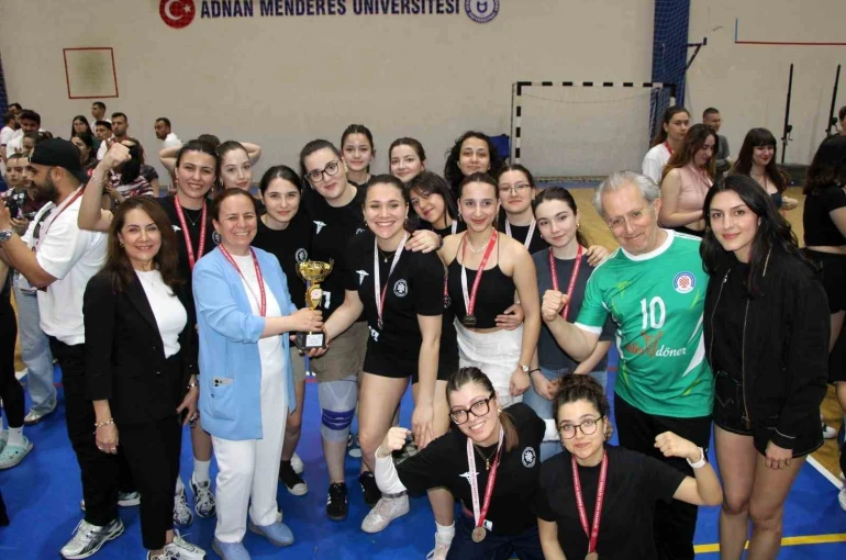 ADÜFEST Spor Şenlikleri kapsamında kupa törenleri gerçekleştirildi
