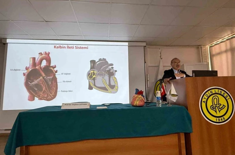 ADÜ’lü akademisyen Aydın Lisesi’nde öğrencilerle buluştu
