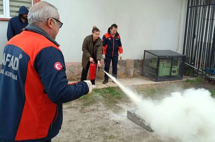 AFAD önce eğitim veriyor, sonra tatbikat yapıyor