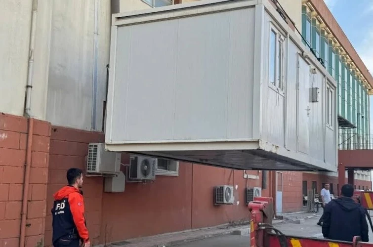 AFAD, Şırnak Devlet Hastanesine 10 yaşam konteyneri desteğinde bulundu