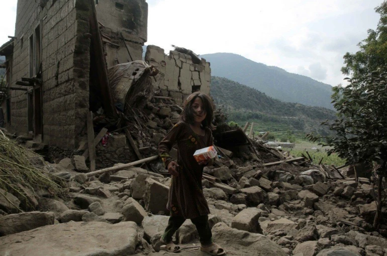 Afganistan’daki depremde can kaybı 2 bini geçti