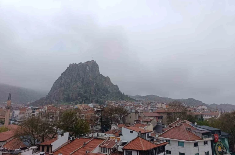 Afyonkarahisar’da yağmur etkili oldu