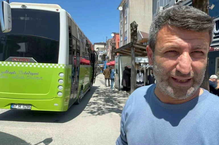 Ağlama sesi facianın önüne geçti: meklelyerek otobüse binen 2 yaşındaki çocuk otobüste bulundu