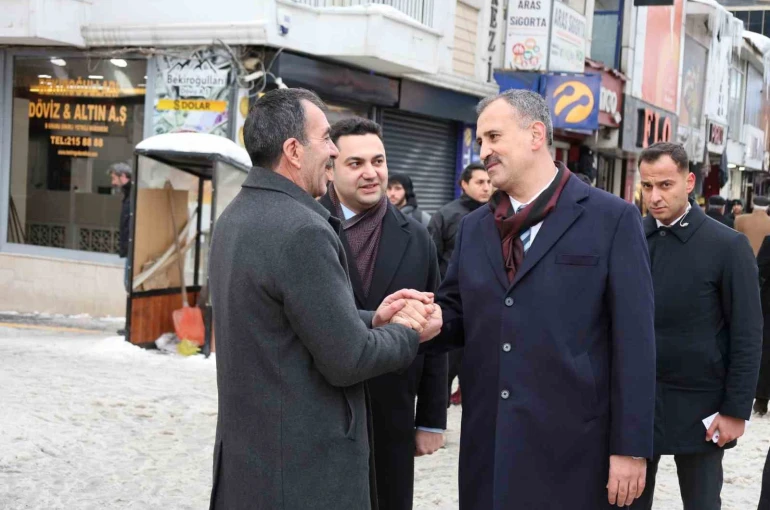 Ağrı Valisi Bozkurt’tan hastane ve esnaf ziyareti