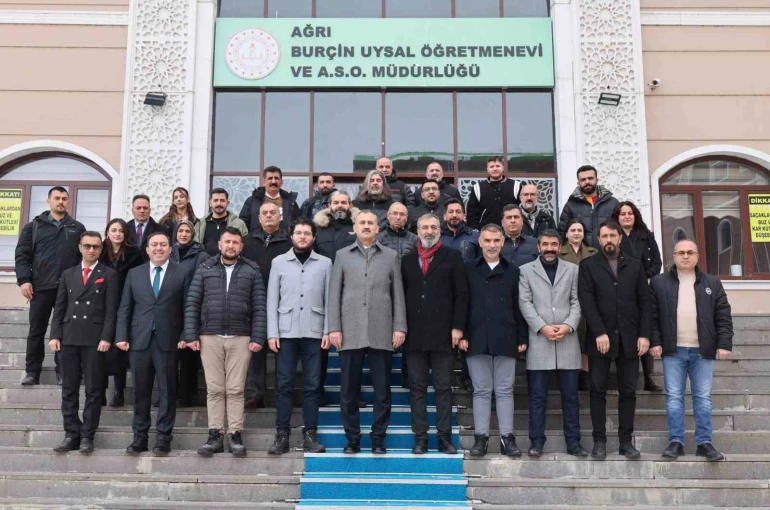 Ağrı Valisi Önder Bozkurt basın mensuplarıyla bir araya geldi