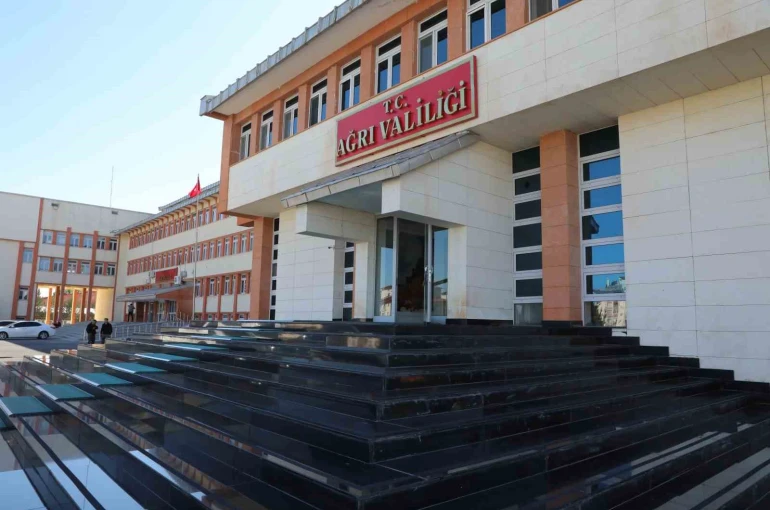 Ağrı’da eğitime kar engeli