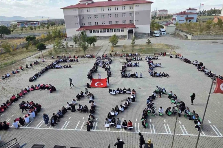 Ağrı’da tüm okullarda "Filistin ve Gazze" temalı etkinlikler düzenlendi