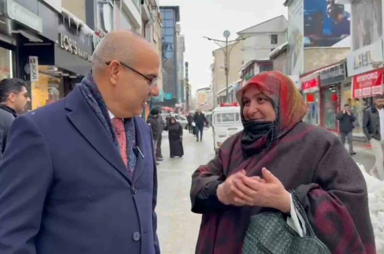 Ağrı’da Vali Koç’un vedasında duygusal anlar