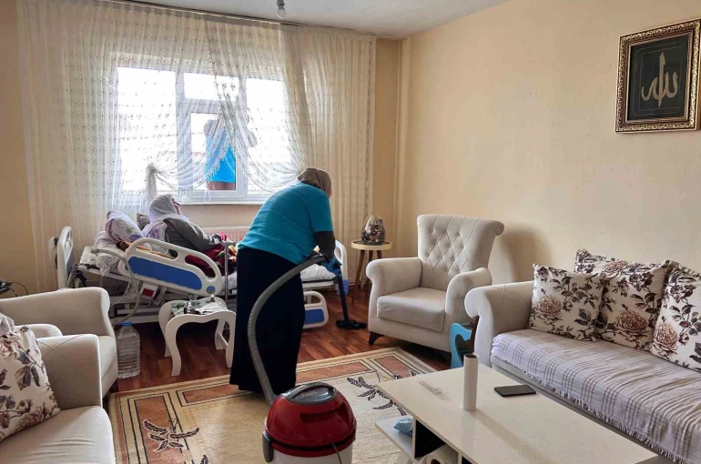 Ağrı’da "Vefa Projesi" kapsamında bin 58 vatandaşa evde temizlik hizmeti