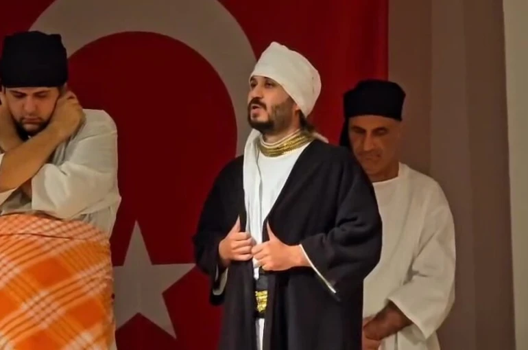 Ahilik değerlerini anlatan ’Tornacı Hüseyin’ ayakta alkışlandı
