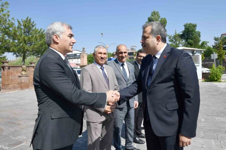 Ahlat Kaymakamı Özgür Kaya görevine başladı
