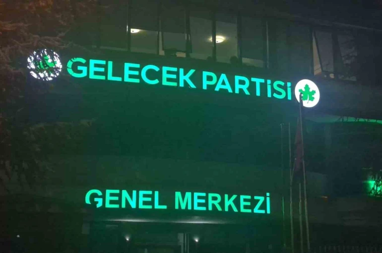 Ahmet Davutoğlu, Gelecek Partisi’nin siyasi faaliyetlerini sonlandırma kararı aldıklarını duyurdu