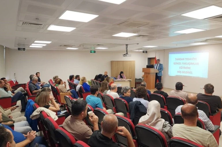 Aile hekimlerine ’deri hastalıkları eğitimi’ verildi