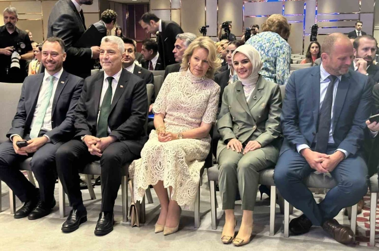 Aile ve Sosyal Hizmetler Bakanı Göktaş: "İki ülke arasındaki ticaret hacmi oldukça dengeli bir seviyede ilerliyor"