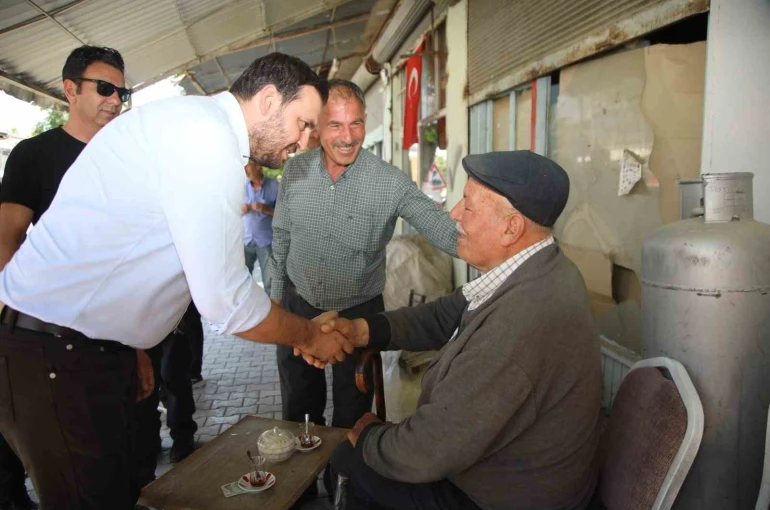 AK Parti Baskil’de tek yürek: 100 kişilik kadro sahaya indi