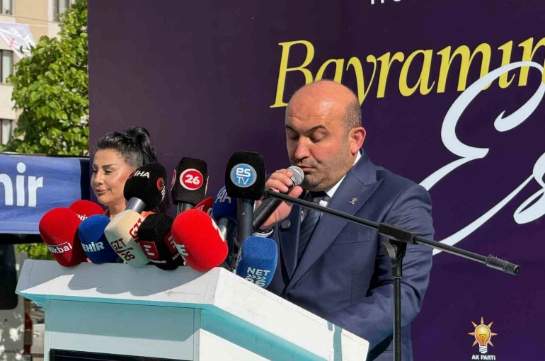AK Parti Eskişehir İl Başkanı Albayrak: "Adliye önündeki görüntülerden rahatsız oluyorsunuz da dosyalardaki suçlar hiç mi vicdanınızı sızlatmıyor"