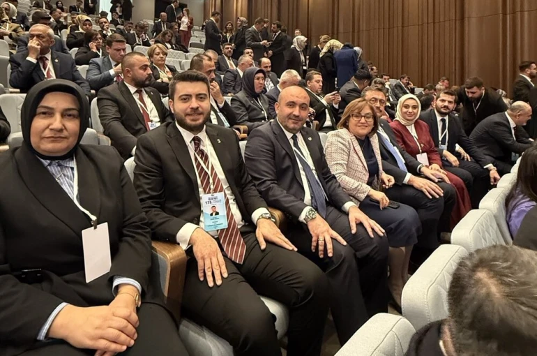 AK Parti Eskişehir Teşkilatı, 175. Genişletilmiş İl Başkanları Toplantısı’na katıldı