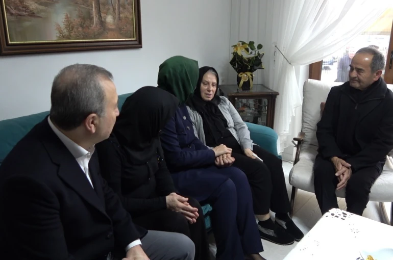 AK Parti Genel Başkan Yardımcısı Kaya’dan Katar’da düşen helikopterde şehit olan Binbaşı Taştekin’in ailesine taziye ziyareti