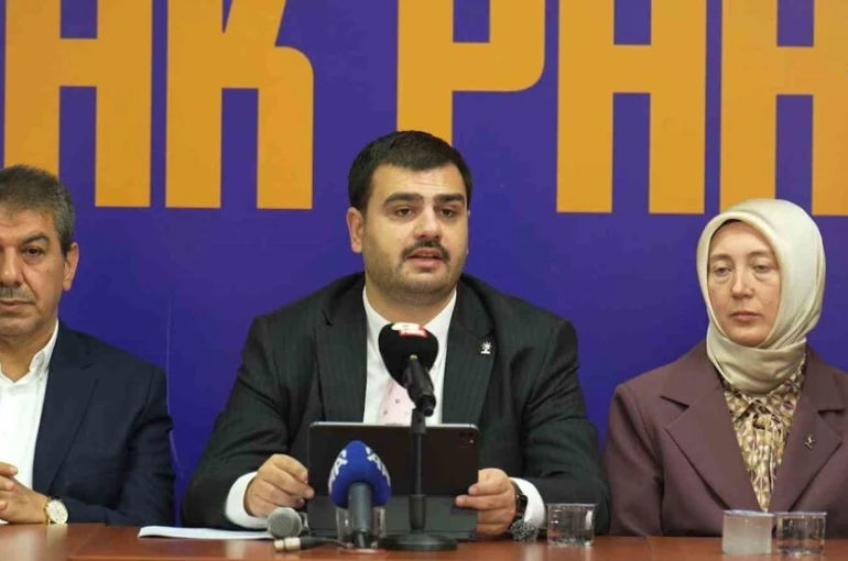 AK Parti Genel Sekreteri İnan: "İzmir’de bugün toplanmayan çöpleri, çöp dağlarını konuşuyoruz" 