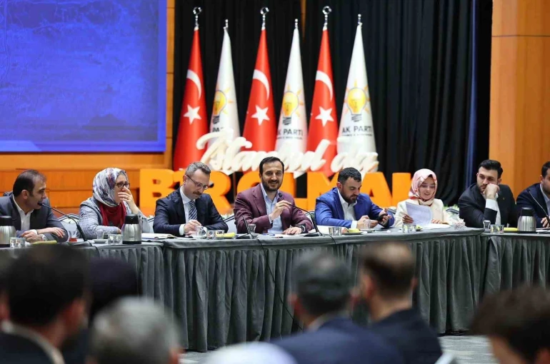 AK Parti İstanbul’dan 39 ilçede üye buluşması: 5 ayda 50 bin yeni üye