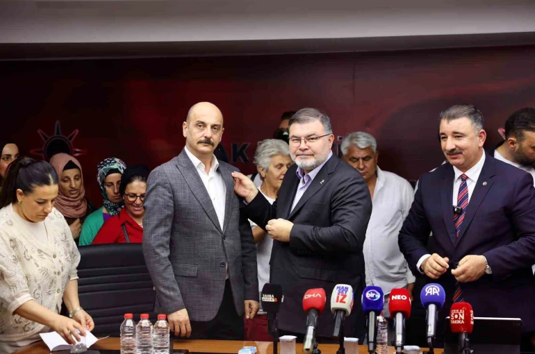 AK Parti İzmir’e 370 yeni katılım