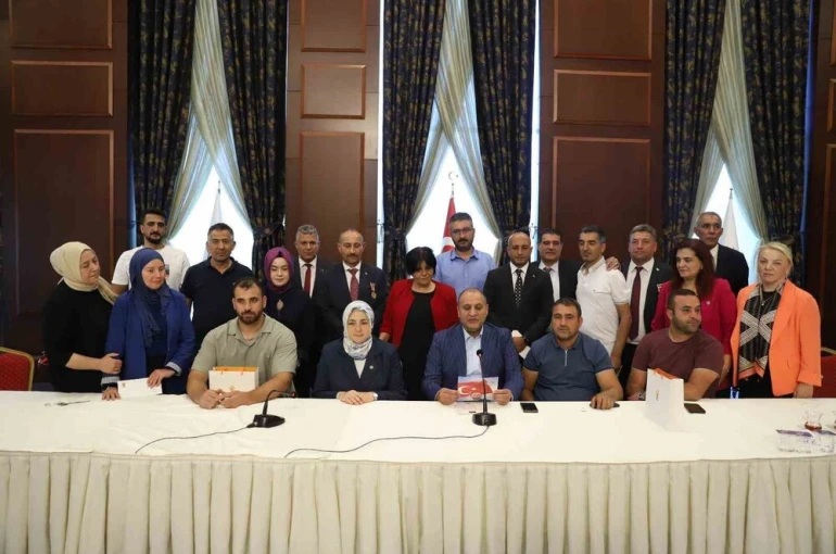 AK Parti Kadın Kolları Başkanı Ercan, gazilerle bir araya geldi
