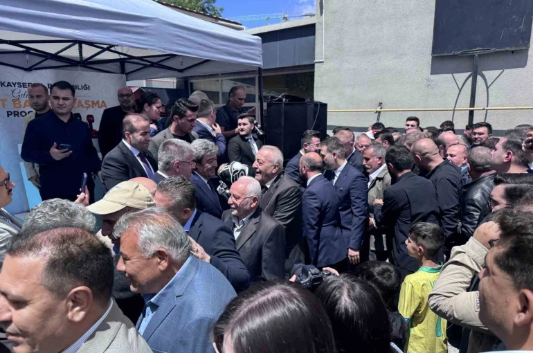 AK Parti Kayseri İl Teşkilatı bayramlaştı