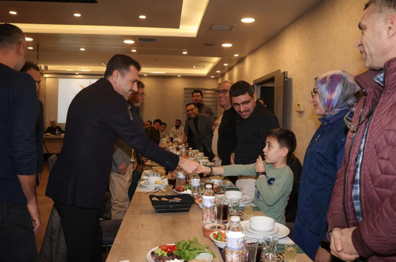 AK Parti Konya İl Başkanlığı’nda Gönül Sofrası Kuruldu