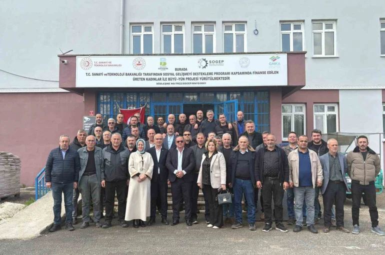 AK Parti Manyas ilçe teşkilatı muhtarlarla istişare toplantısı yaptı